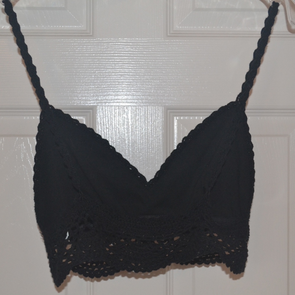 Black Small Stella Laguna Beach Crochet Crop